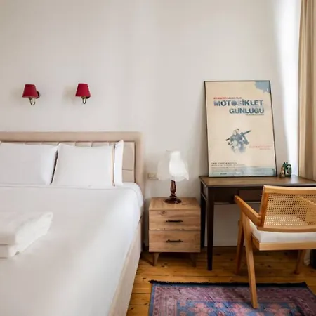 Vibrant 4bed1bath Heart Of Beyoglu! #389 *