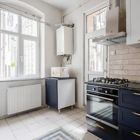 Vibrant 4bed1bath Heart Of Beyoglu! #389 *