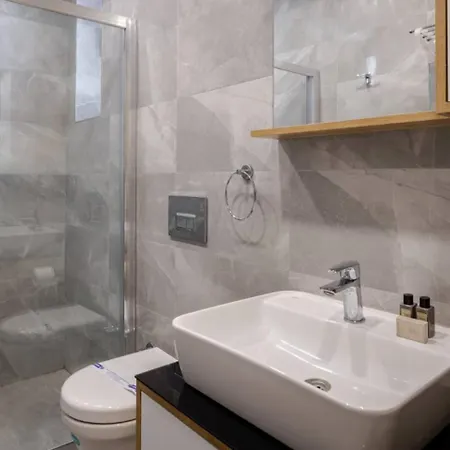 Vibrant 4bed1bath Heart Of Beyoglu! #389 *