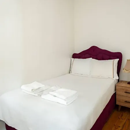 Vibrant 4bed1bath Heart Of Beyoglu! #389