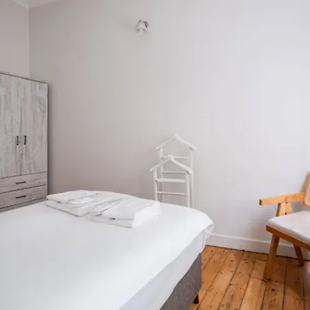 Vibrant 4bed1bath Heart Of Beyoglu! #389 *
